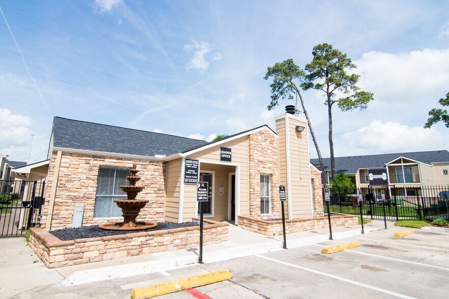 More Photos Of 424 S Bender Hollow, Humble Apartments For Sale