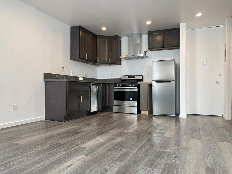 More Photos Of 1627 N Poinsettia Pl, Los Angeles Apartments For Sale