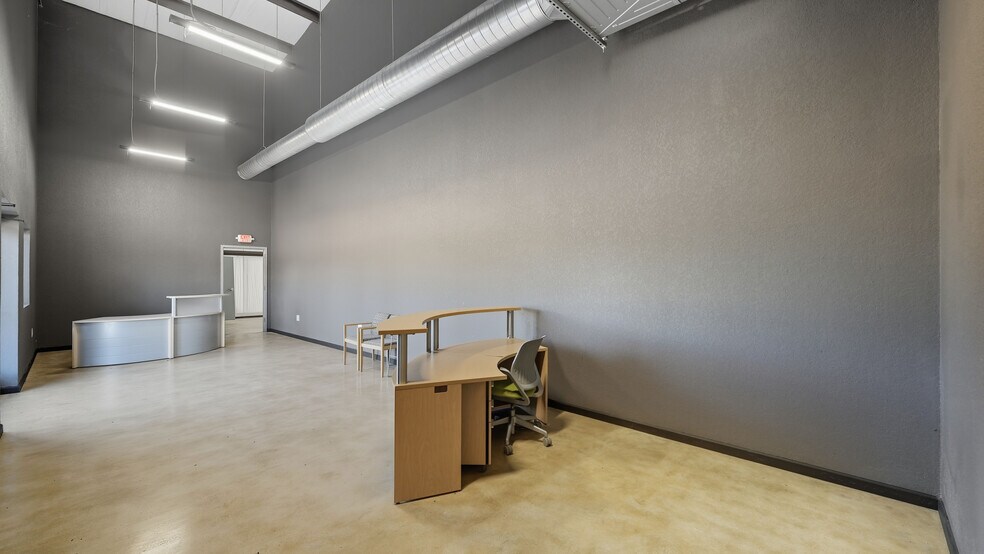 More Photos Of 5345 US 87, Stockdale Warehouse For Sale