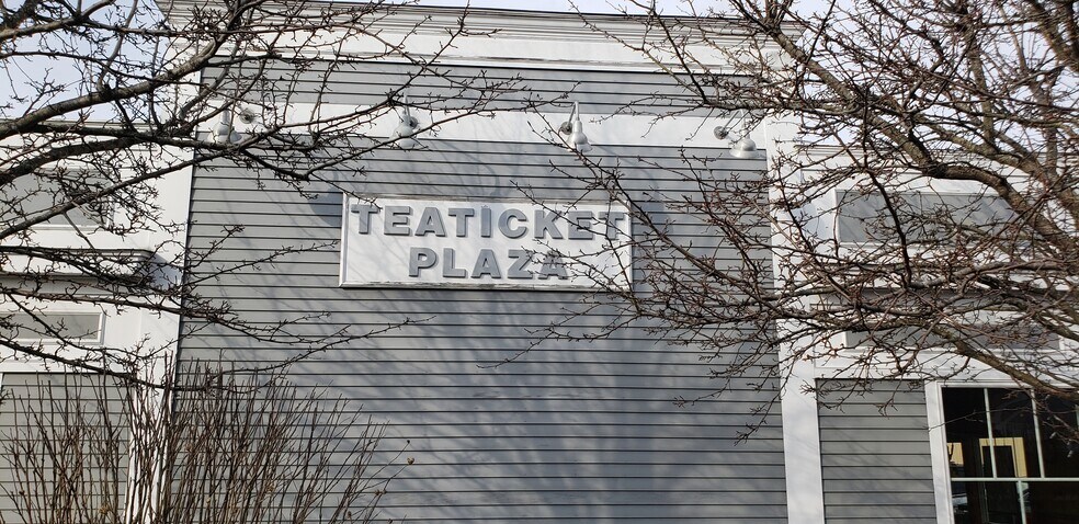 More Photos Of 236-242 Teaticket Hwy, East Falmouth Freestanding For Lease
