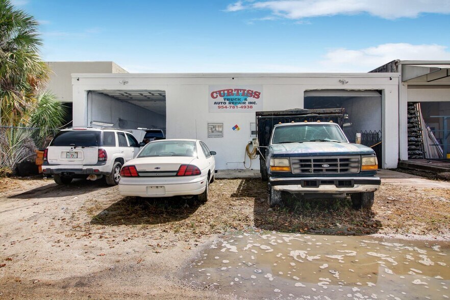 More Photos Of 313 SW 13th Ave, Pompano Beach Service For Lease