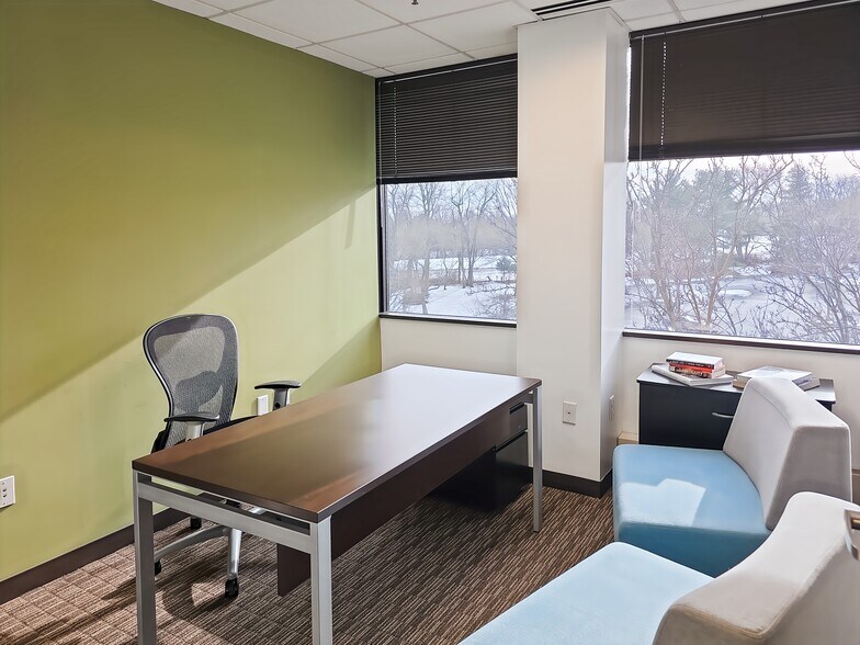 More Photos Of 200 Continental Dr, Newark Coworking Space