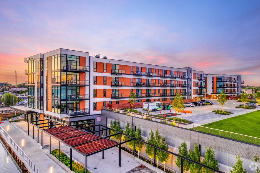 Primary Photo Of 2033 S 1st St, Milwaukee Apartments For Lease