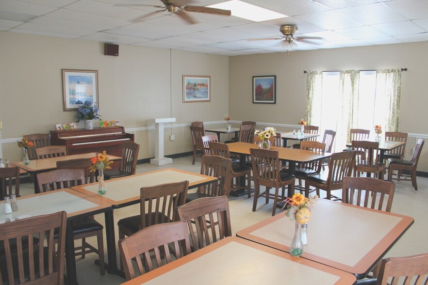 More Photos Of 329 Cooper St, Kenansville Assisted Living For Sale