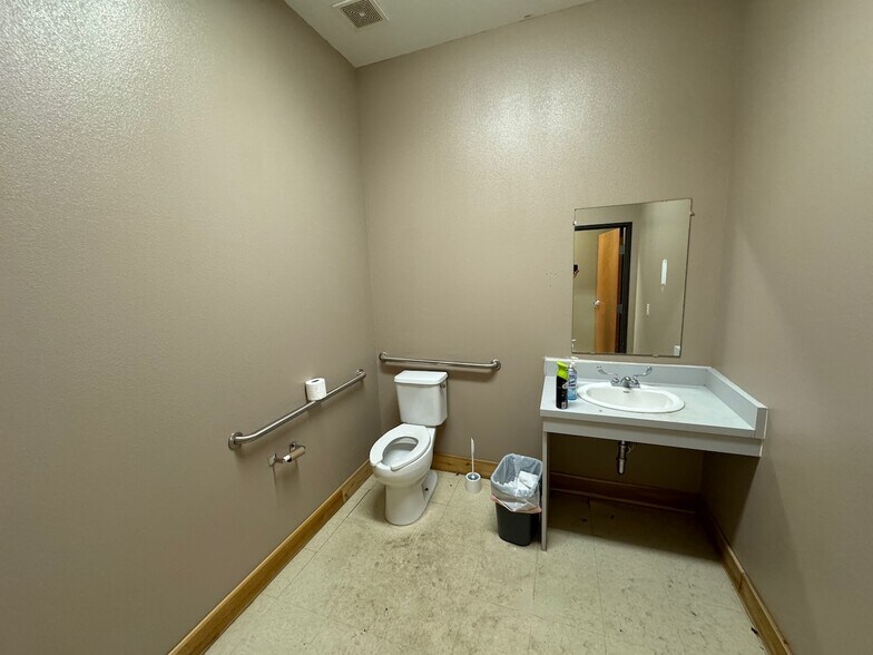 More Photos Of 102096 Ih 37, Pleasanton Warehouse For Sale