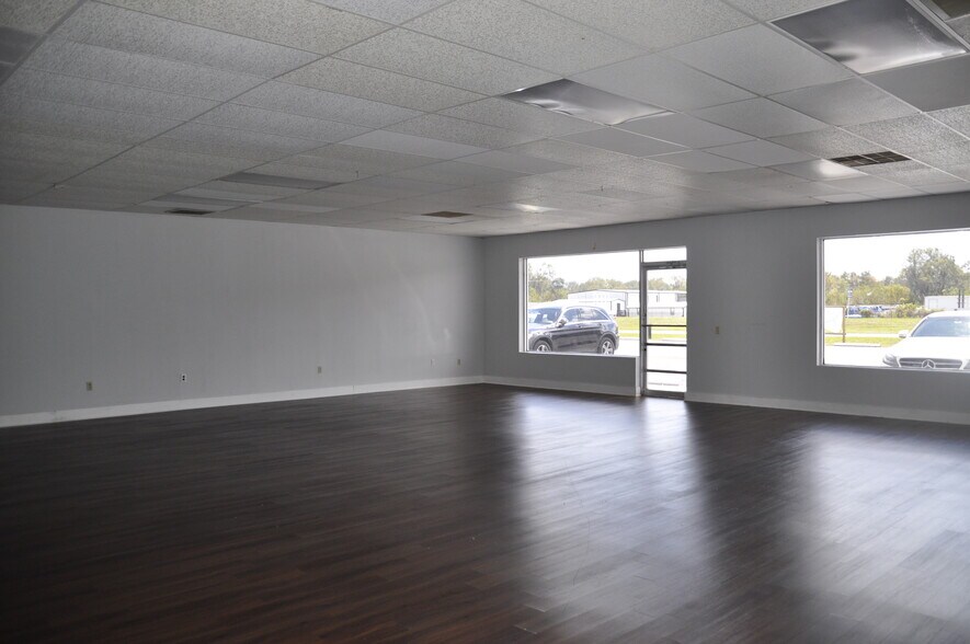 More Photos Of 3632 US Highway 92 E, Lakeland Storefront Retail Office For Lease