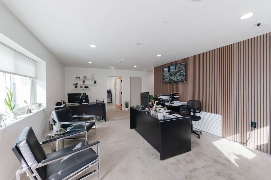 More Photos Of 15206 Grevillea Ave, Lawndale Warehouse For Lease