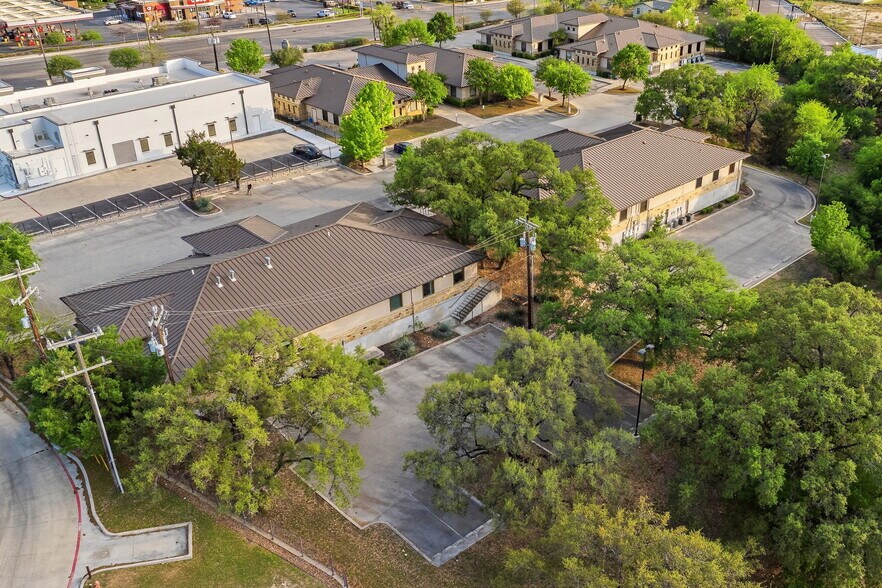 More Photos Of 10007 Huebner Rd, San Antonio Office For Sale