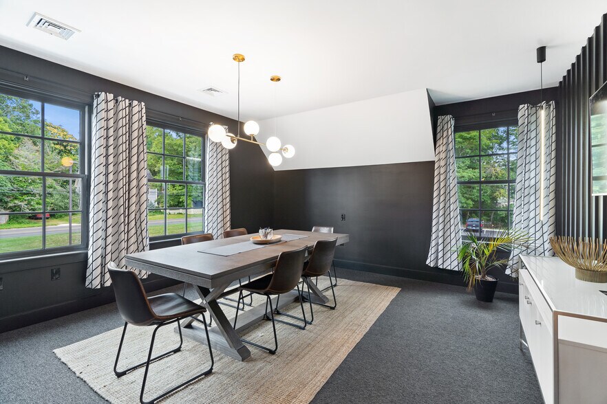 More Photos Of 350 Goose Ln, Guilford Medical For Lease