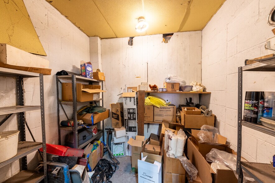 More Photos Of 40 Jennmar Dr, Reedsville Distribution For Sale