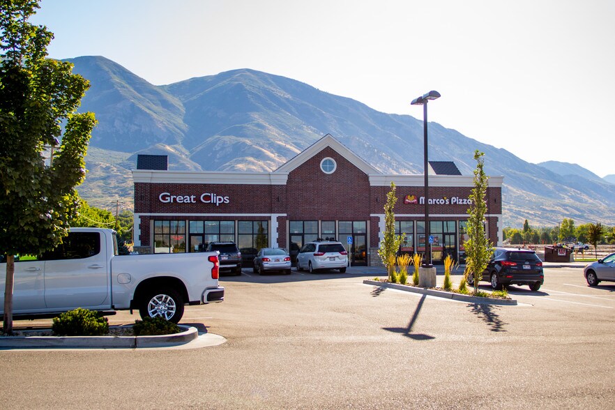 More Photos Of 4723 W Cedar Hills Dr, Cedar Hills Freestanding For Lease