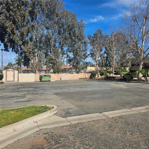 More Photos Of 2055 Hamner Ave, Norco Office Residential For Lease