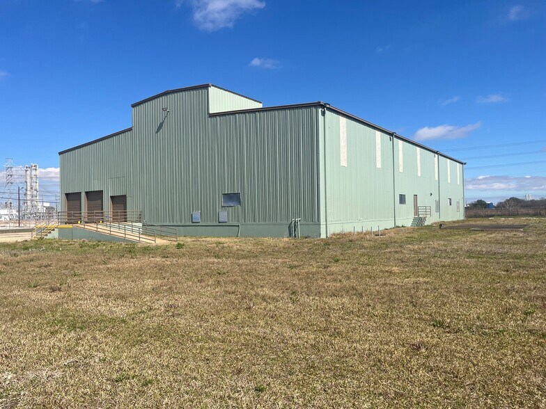 More Photos Of 11604 Strang Rd, La Porte Manufacturing For Lease