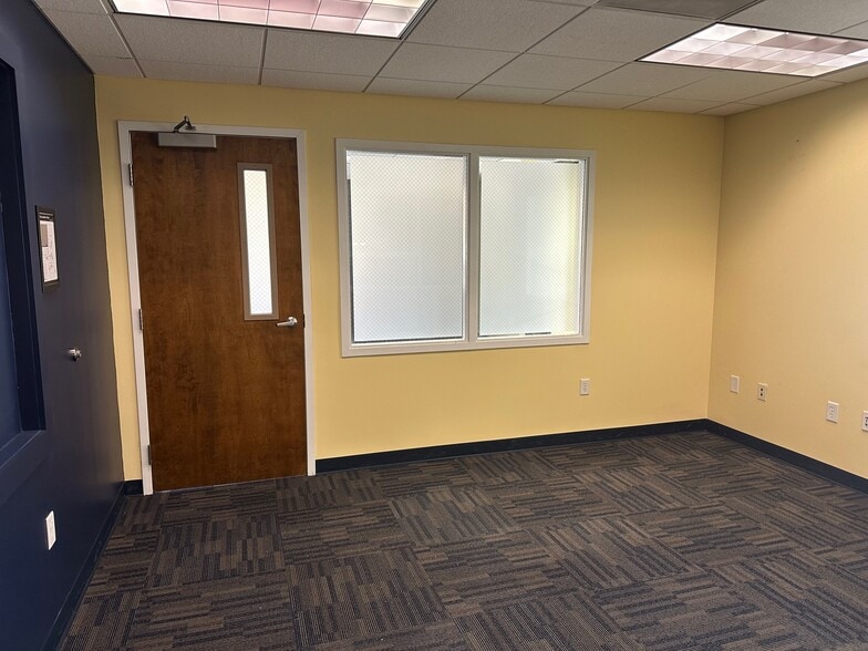 More Photos Of 5 Pruyn's Island Dr, Glens Falls Unknown For Lease