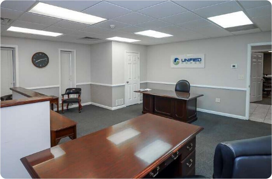 More Photos Of 505 Industrial Dr, Woodstock Mixed Retail For Sale