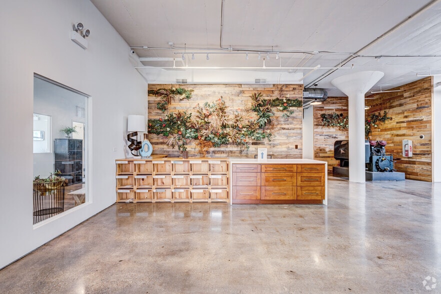 More Photos Of 3520 S Morgan St, Chicago Loft Creative Space For Lease