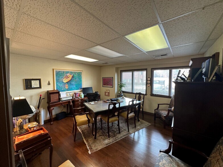 More Photos Of 4735-4739 Spottswood Ave, Memphis Medical For Sale