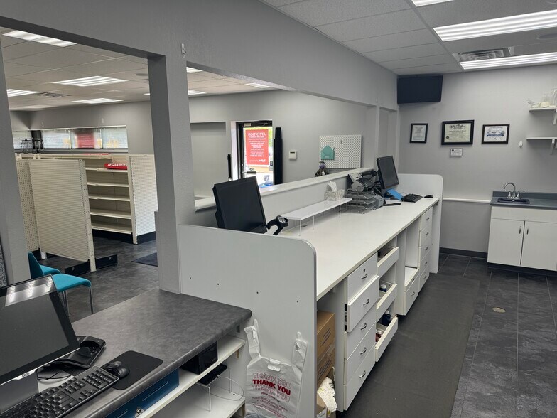 More Photos Of 1120 E 10th St, Sioux Falls Flex For Sale