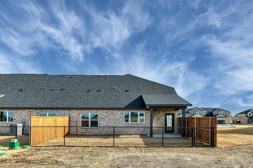 More Photos Of 4405 Clovis Ct, Midlothian Apartments For Sale