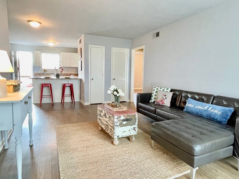 More Photos Of 11 Eumar Ct NW, Center Point Apartments For Sale