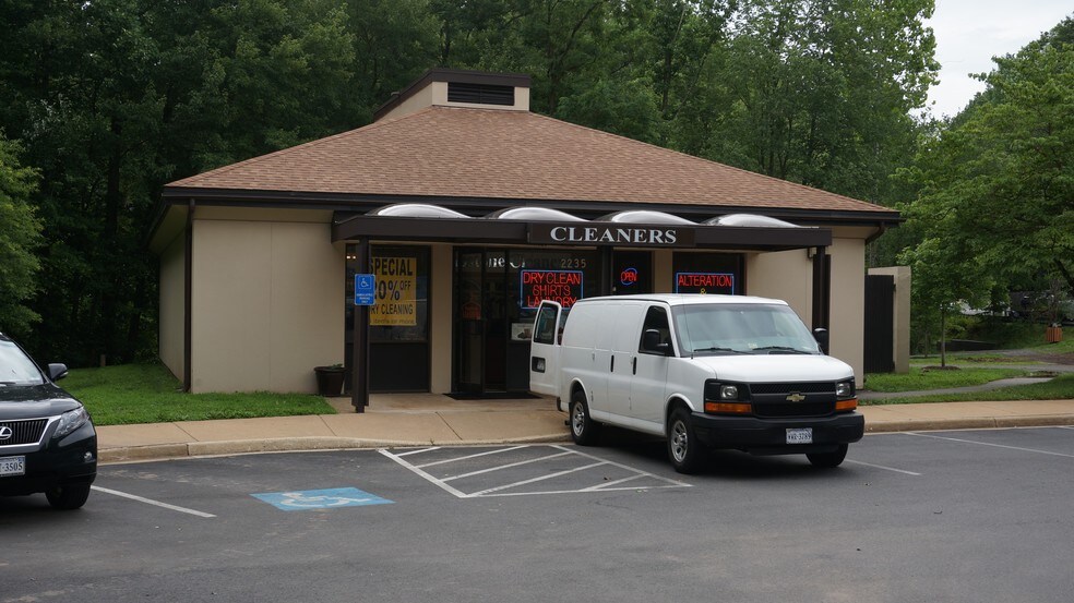 More Photos Of 2303 Soapstone Dr, Reston General Retail For Lease