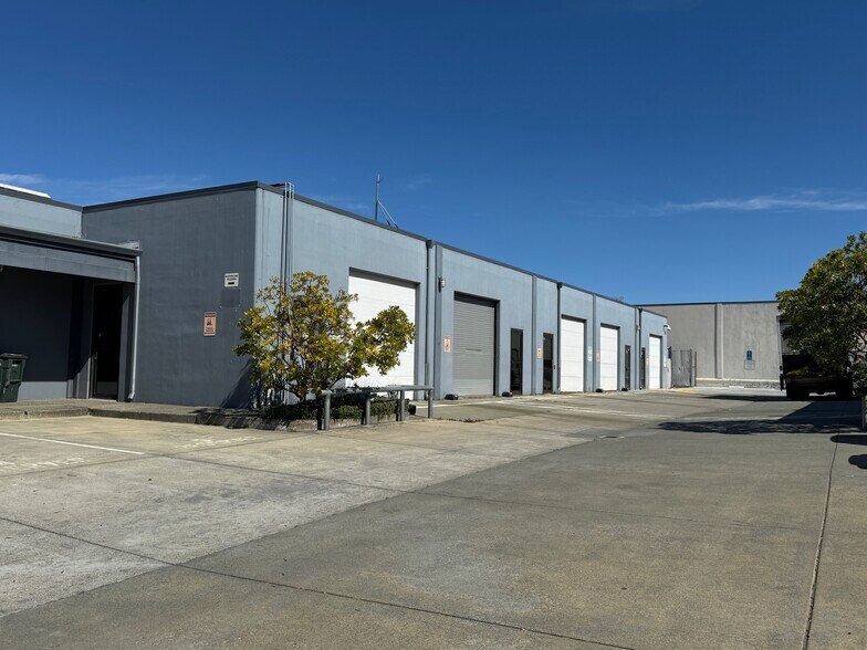 More Photos Of 9 Pamaron Way, Novato Warehouse For Lease