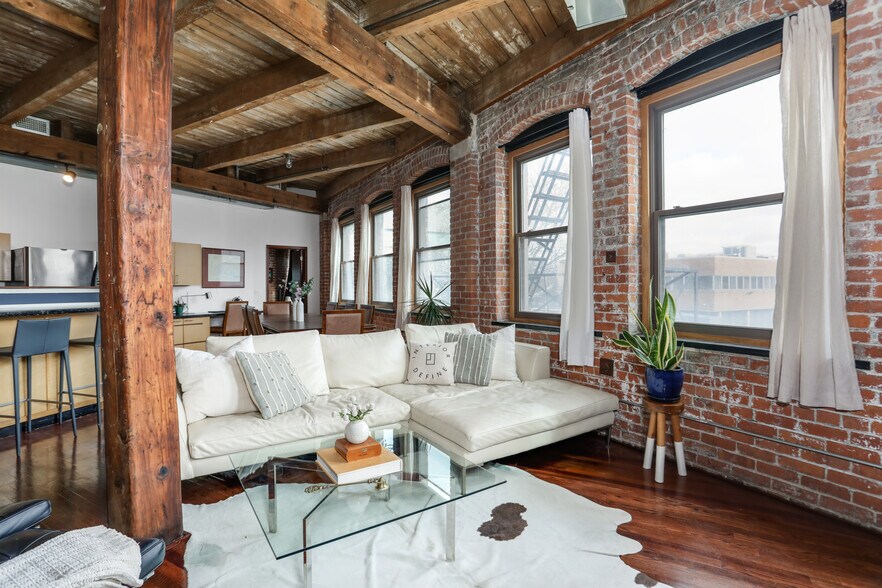 More Photos Of 1528 Gratiot Ave, Detroit Apartments For Sale