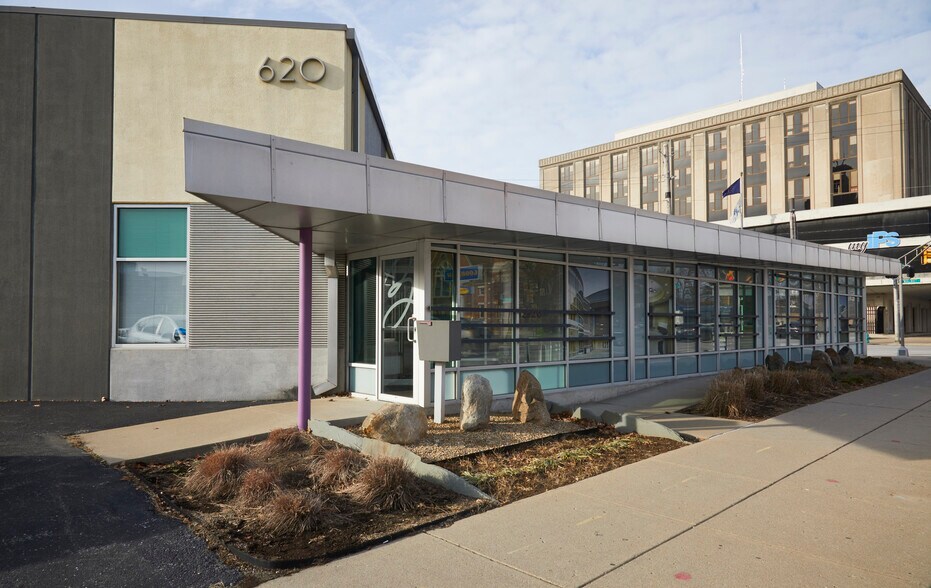 More Photos Of 620 N Delaware St, Indianapolis Freestanding For Lease
