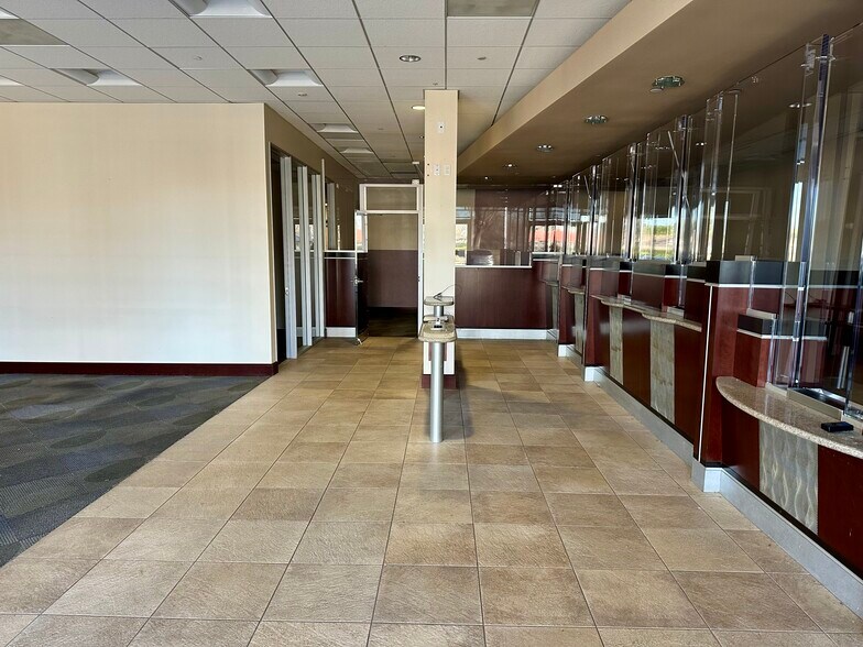More Photos Of 4747 Hopyard Rd, Pleasanton Bank For Lease