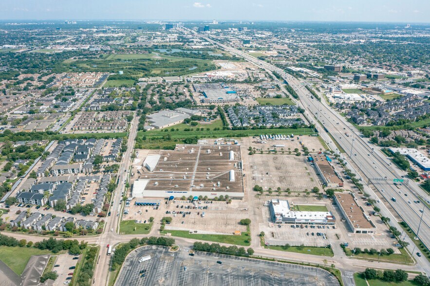 More Photos Of 8800 W Sam Houston Pky S, Houston Freestanding For Lease