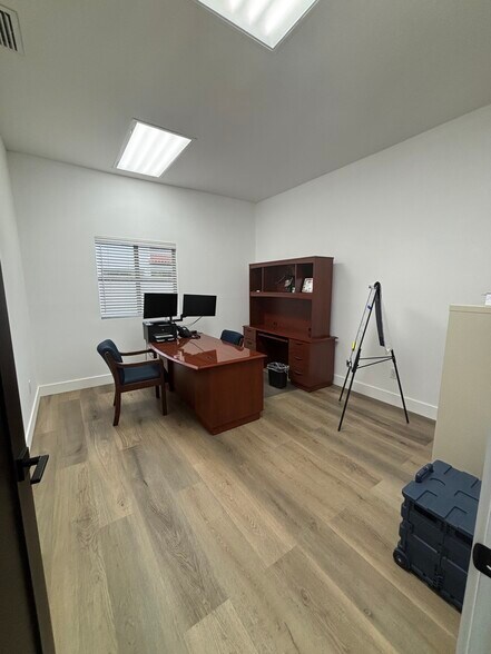 More Photos Of 8105 NW 155th St, Miami Lakes Office For Sale