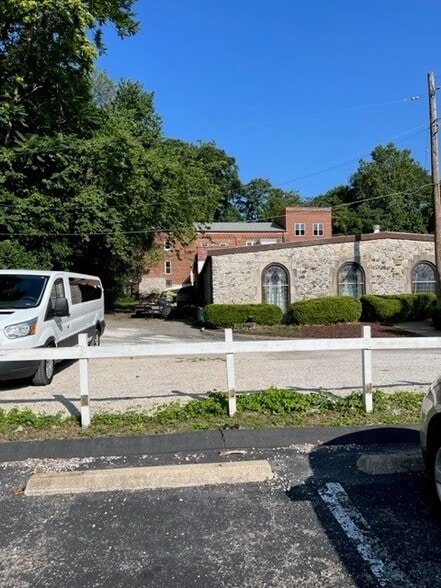 More Photos Of 300 Water St, Saint Charles Office For Sale