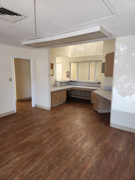 More Photos Of 149 Providence Rd, Charlotte Office For Sale