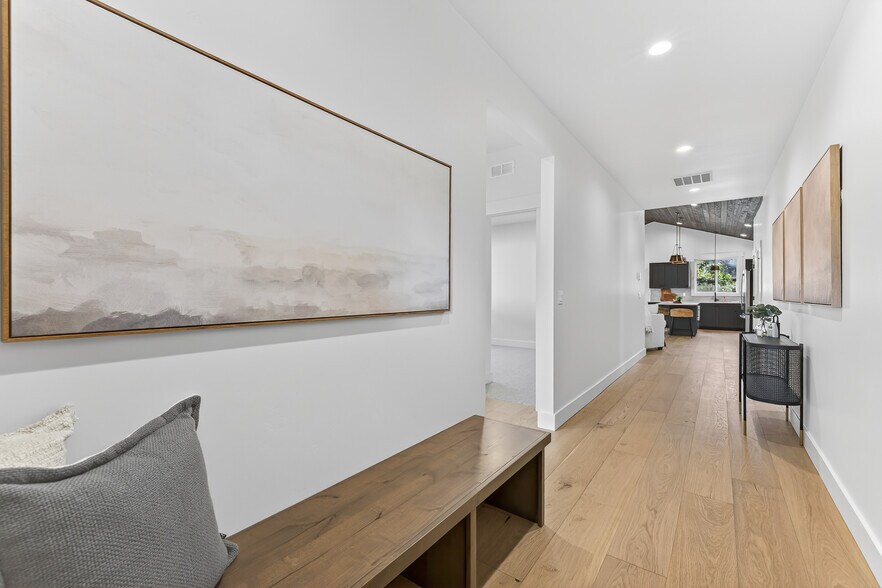 More Photos Of 101, 103, 105 Bighorn Court, Mccall Specialty For Sale