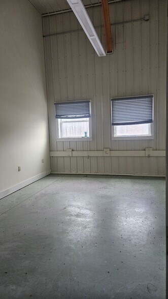 More Photos Of 52 Vfw Dr, Hyde Park Light Manufacturing For Lease