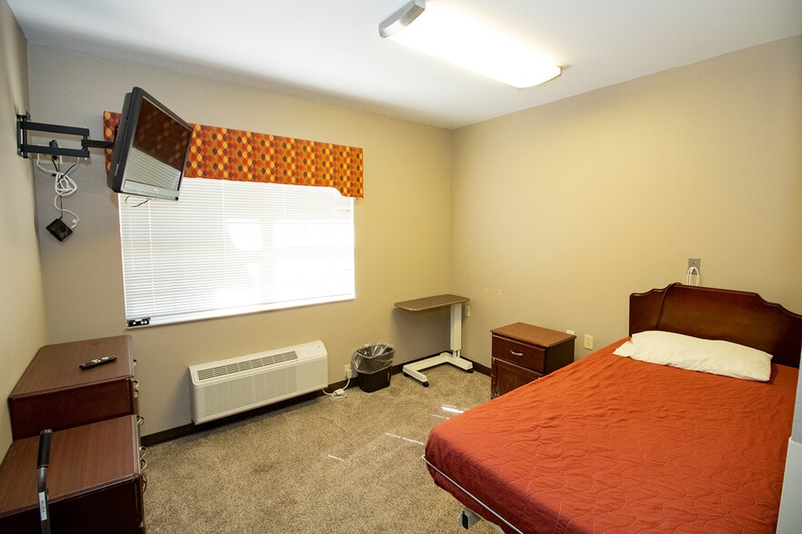 More Photos Of 224 E Central Ave, Andover Rehabilitation Center For Sale