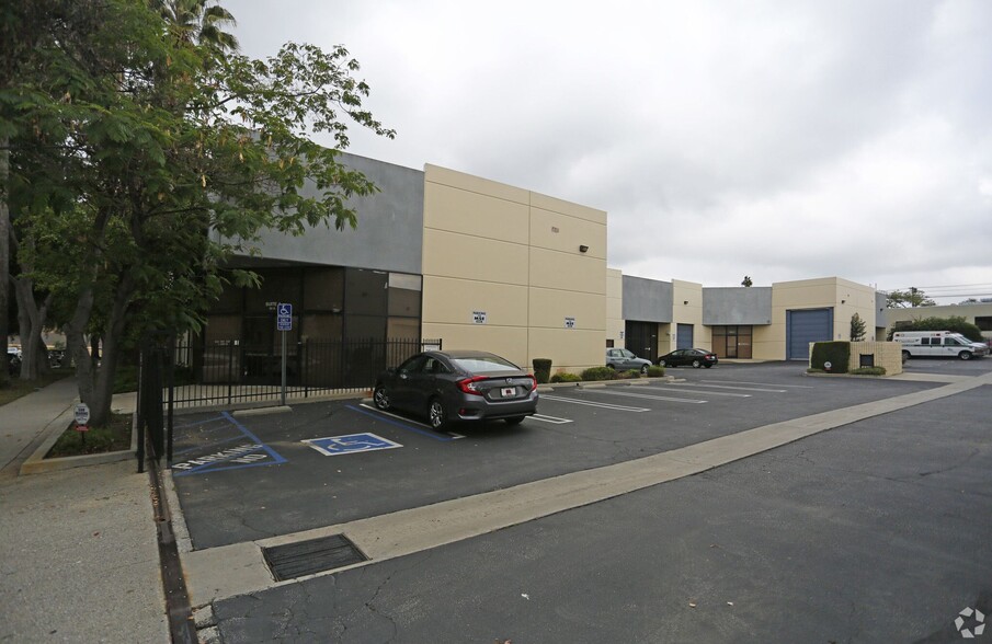 Primary Photo Of 123 W Bellevue Dr, Pasadena Warehouse For Lease