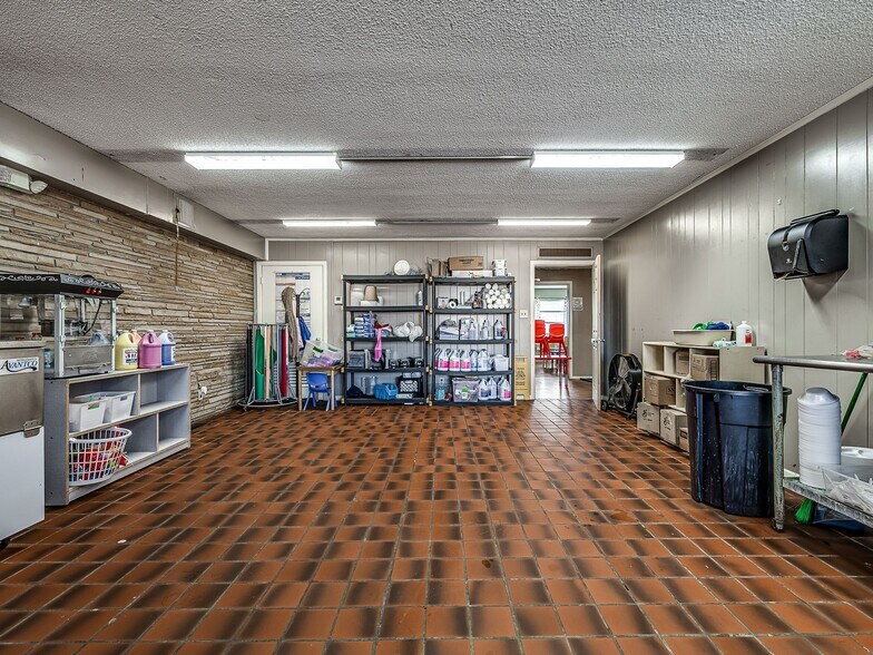 More Photos Of 3838 State St, Bartlesville General Retail For Sale
