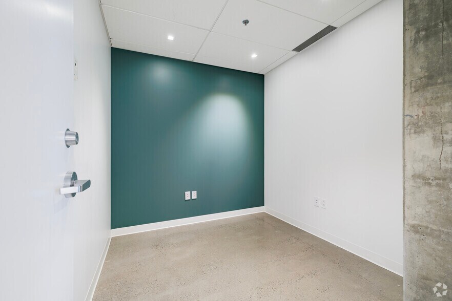 More Photos Of 7236 St Waverly, Montréal Office For Lease