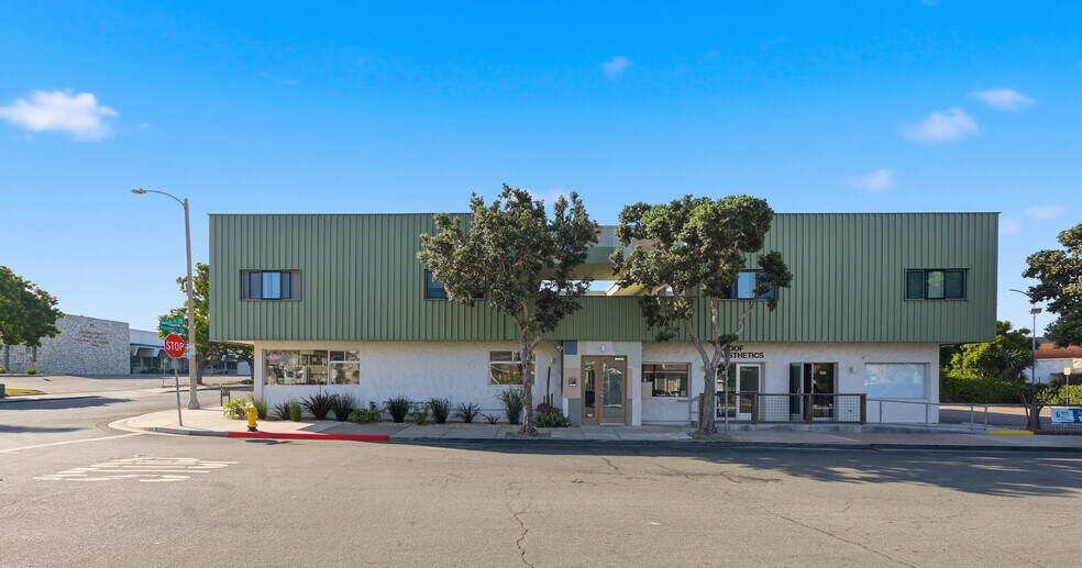 More Photos Of 2727 Roosevelt St, Carlsbad Storefront Retail Office For Lease