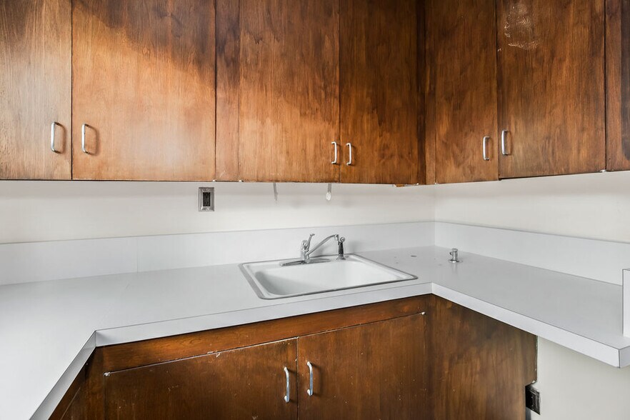 More Photos Of 1854 Minnesota Ave, Kansas City Office Residential For Sale
