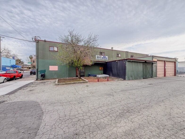 More Photos Of 995 E Santa Clara St, San Jose Storefront For Lease