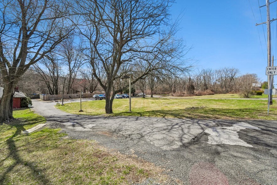 More Photos Of 1481 US Highway 22 E, Annandale Flex For Sale