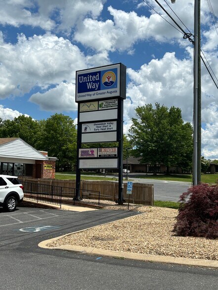 More Photos Of 1020 Jefferson Hwy, Staunton Office For Sale