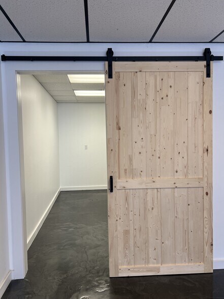 More Photos Of 209-211 S 5th St, Chickasha Storefront For Lease