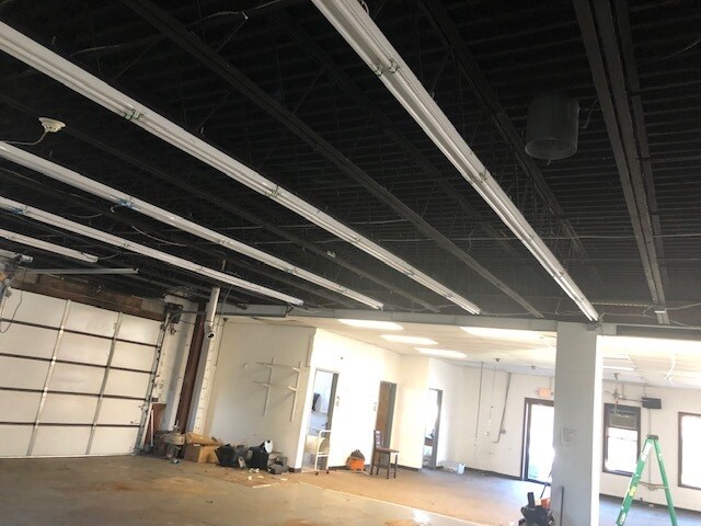 More Photos Of 112 Ryders Ln, Milltown Freestanding For Lease
