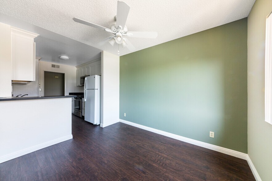 More Photos Of 13951 Moorpark St, Sherman Oaks Apartments For Sale