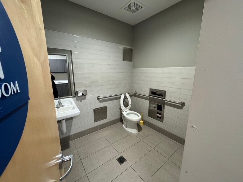 More Photos Of 1850 Rustin Ave, Riverside Warehouse For Lease