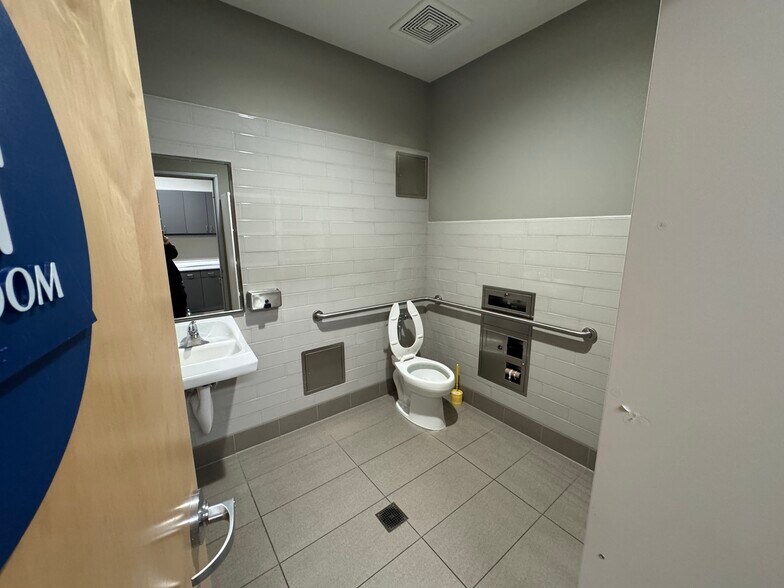 More Photos Of 1850 Rustin Ave, Riverside Warehouse For Lease