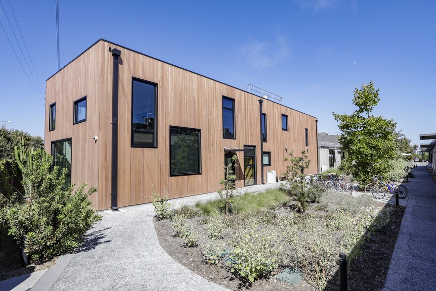Primary Photo Of 606-654 Venice Blvd, Venice Loft Creative Space For Lease